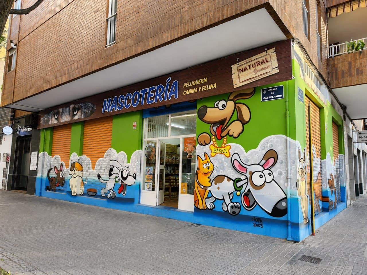 Fachada de Mascotería Campanar en València